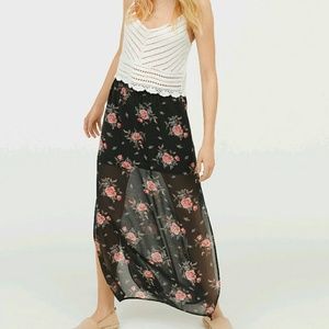 NWT Floral Print Skirt